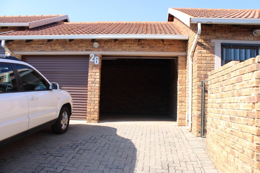 3 Bedroom Property for Sale in Wilgeheuwel Gauteng