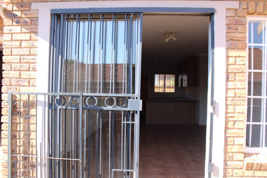 3 Bedroom Property for Sale in Wilgeheuwel Gauteng