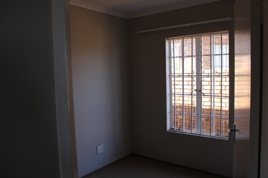 3 Bedroom Property for Sale in Wilgeheuwel Gauteng