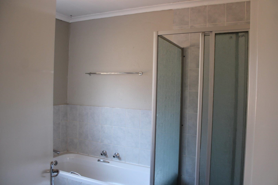 3 Bedroom Property for Sale in Wilgeheuwel Gauteng