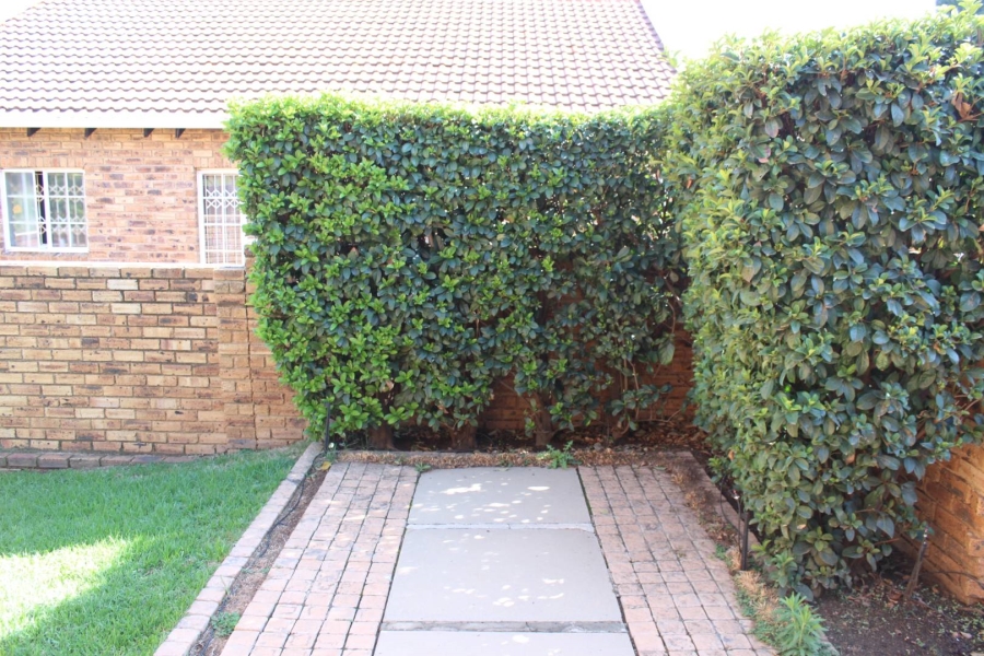 3 Bedroom Property for Sale in Wilgeheuwel Gauteng