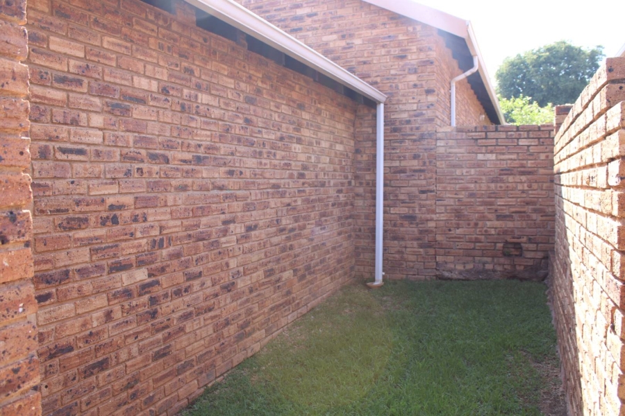 3 Bedroom Property for Sale in Wilgeheuwel Gauteng