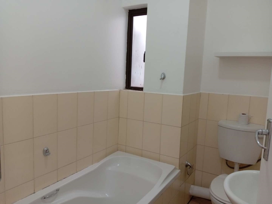 To Let 2 Bedroom Property for Rent in Sunnyrock Gauteng