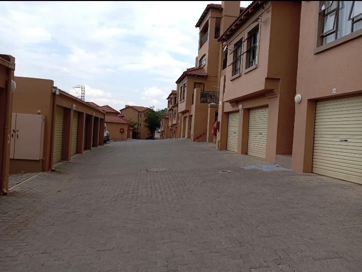 To Let 2 Bedroom Property for Rent in Sunnyrock Gauteng