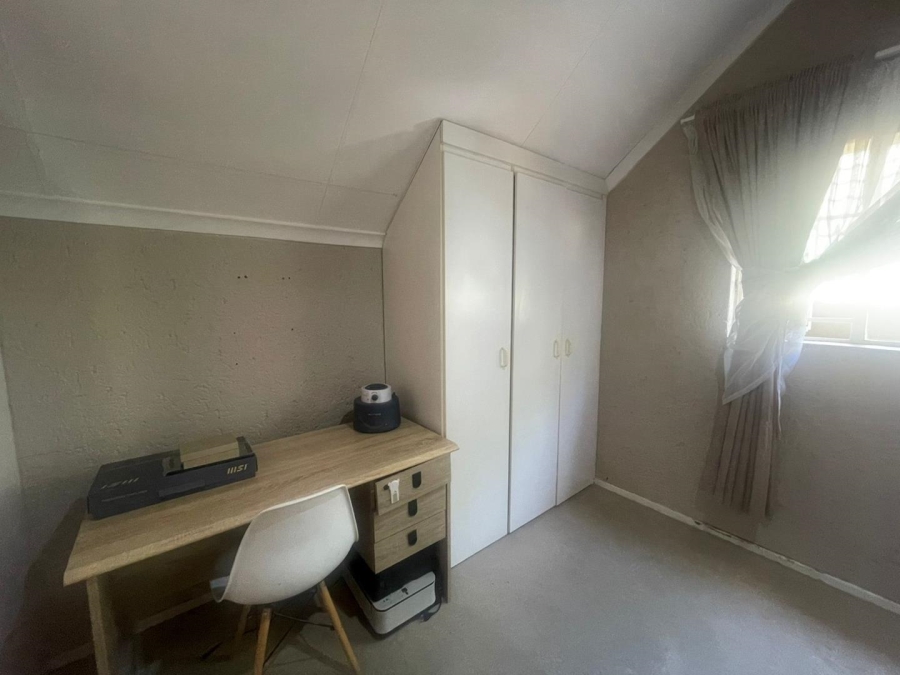 To Let 2 Bedroom Property for Rent in Bassonia Gauteng