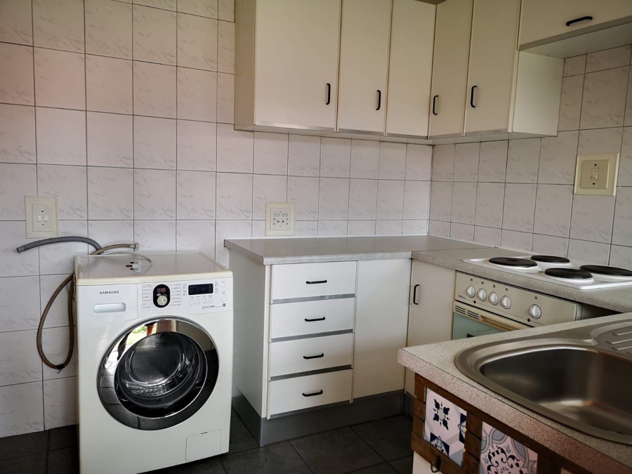 To Let 1 Bedroom Property for Rent in Brackenhurst Gauteng