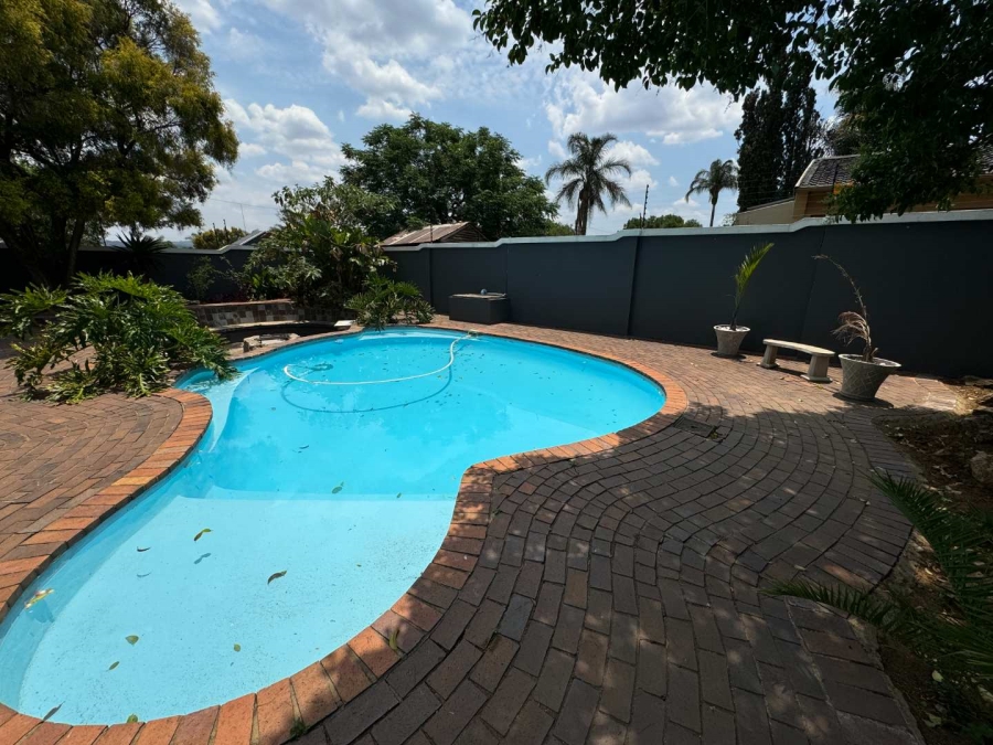 4 Bedroom Property for Sale in Verwoerdpark Gauteng