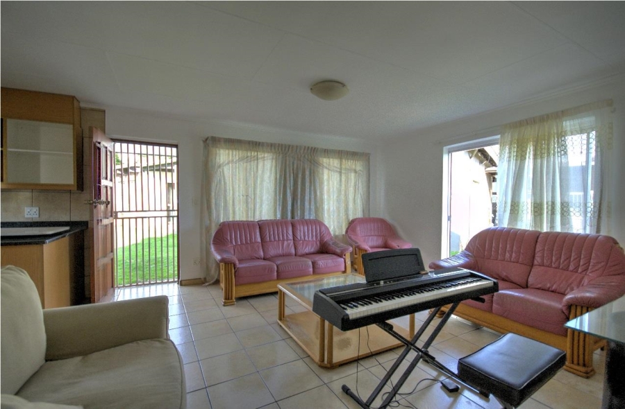 5 Bedroom Property for Sale in Brackendowns Gauteng