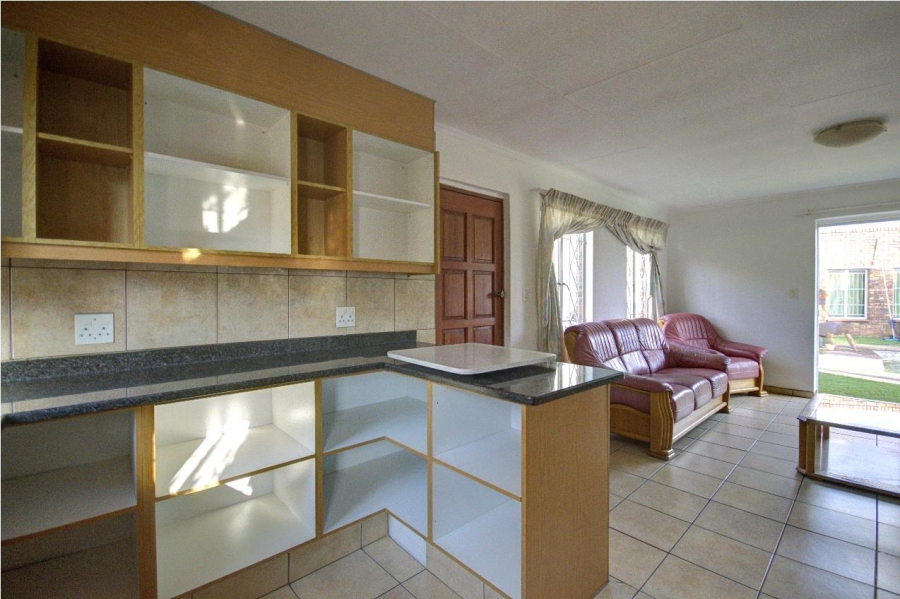 5 Bedroom Property for Sale in Brackendowns Gauteng