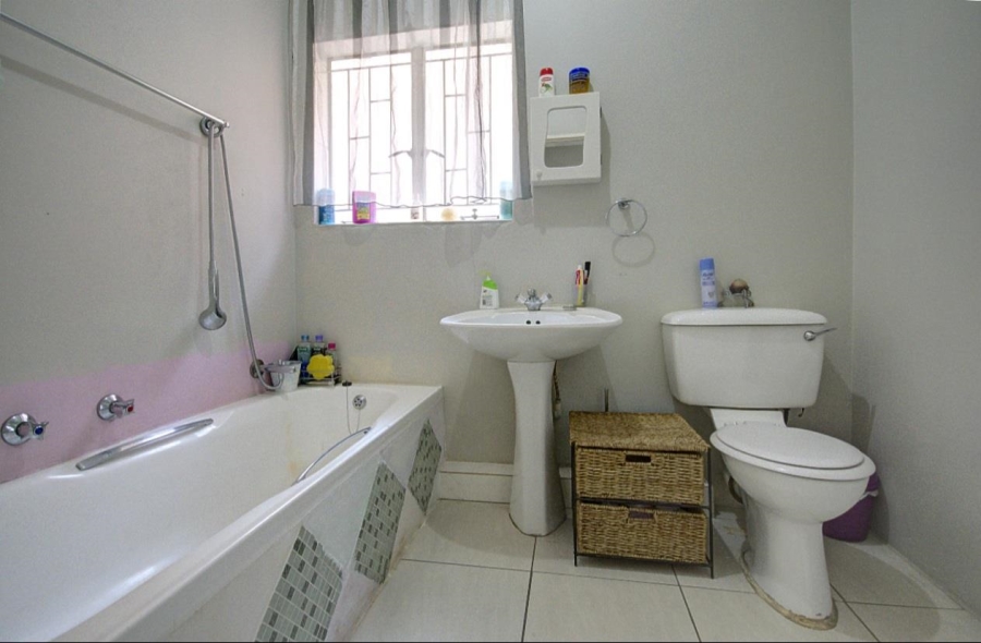 3 Bedroom Property for Sale in Brackendowns Gauteng