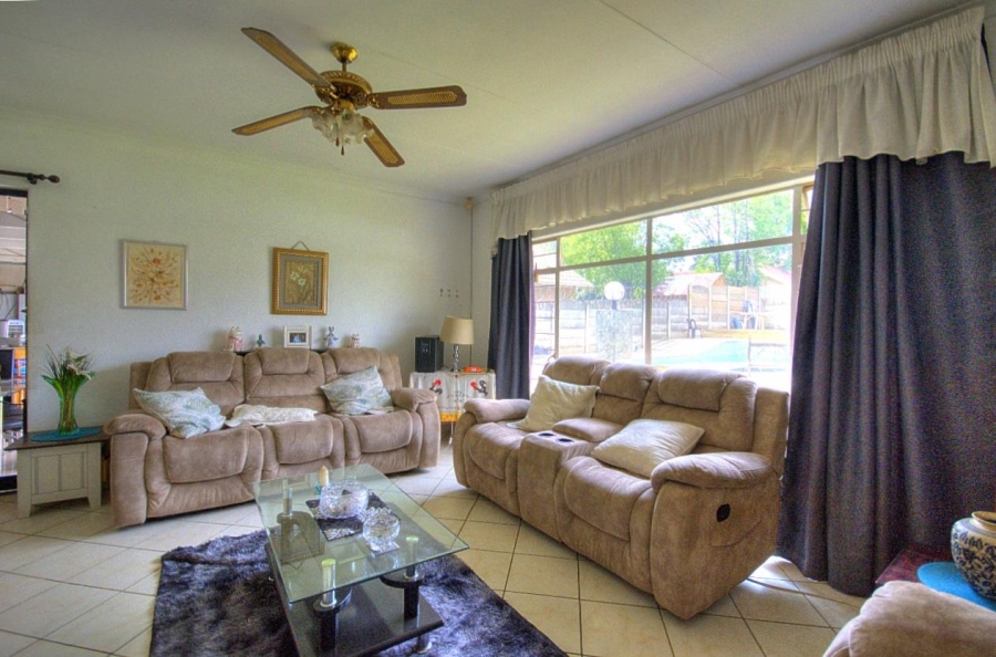 3 Bedroom Property for Sale in Brackendowns Gauteng