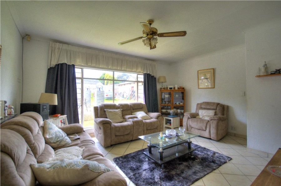 3 Bedroom Property for Sale in Brackendowns Gauteng