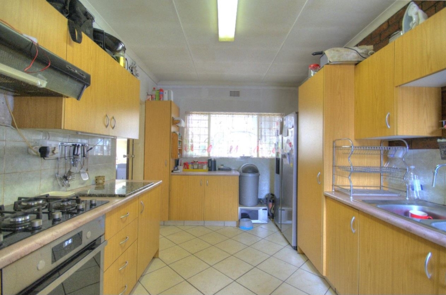 3 Bedroom Property for Sale in Brackendowns Gauteng