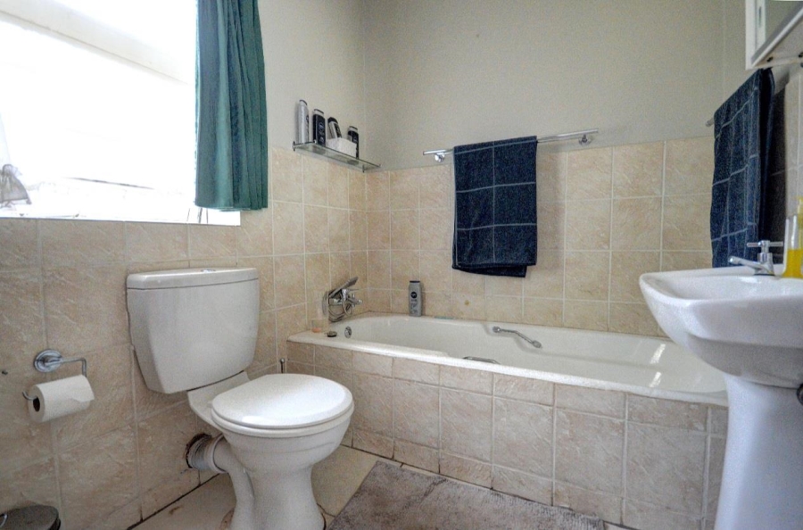 3 Bedroom Property for Sale in Brackendowns Gauteng