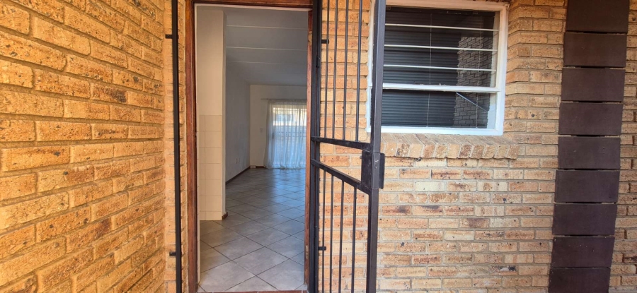 2 Bedroom Property for Sale in Honeydew Gauteng