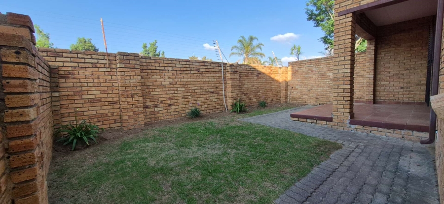 2 Bedroom Property for Sale in Honeydew Gauteng