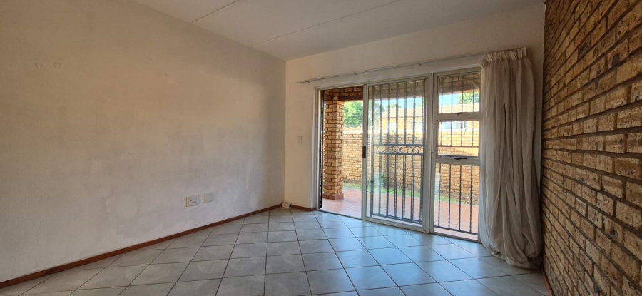 2 Bedroom Property for Sale in Honeydew Gauteng