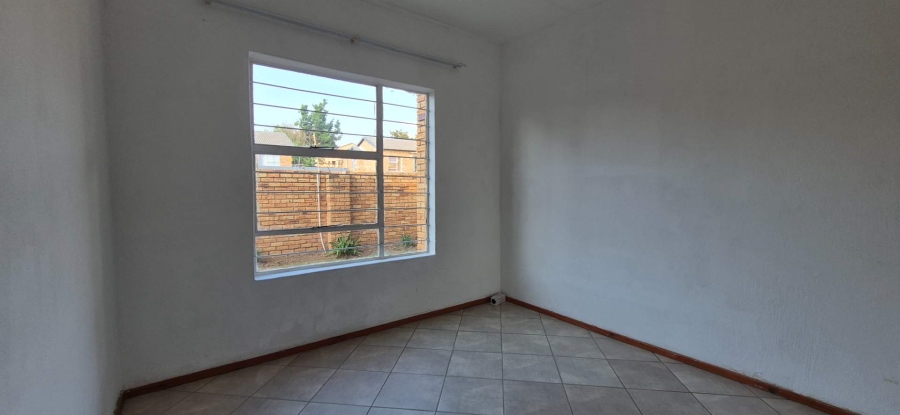 2 Bedroom Property for Sale in Honeydew Gauteng