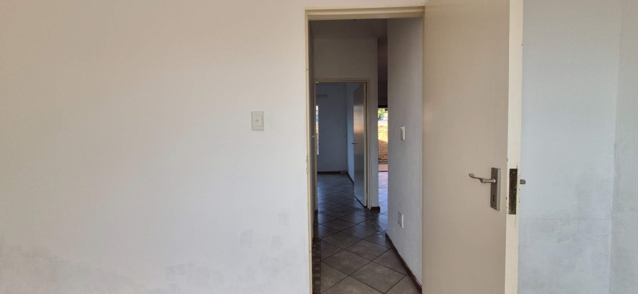 2 Bedroom Property for Sale in Honeydew Gauteng