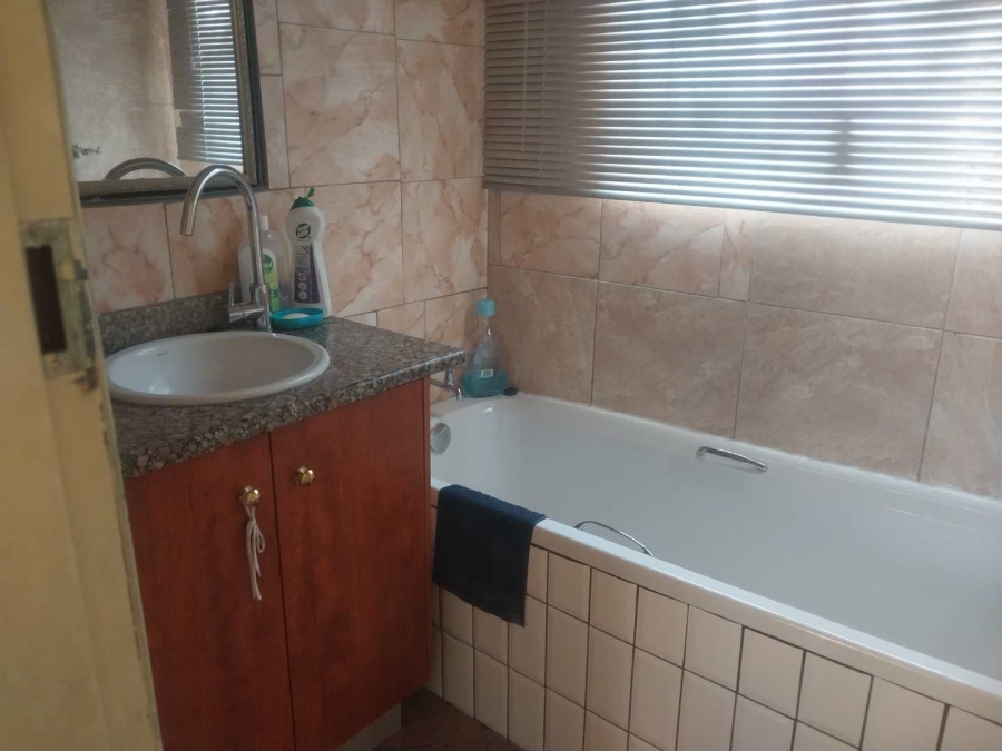 2 Bedroom Property for Sale in Mahube Valley Gauteng