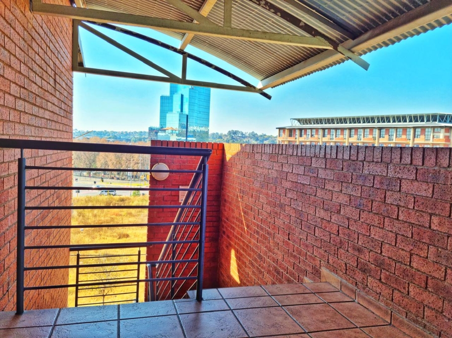 1 Bedroom Property for Sale in Braamfontein Werf Gauteng