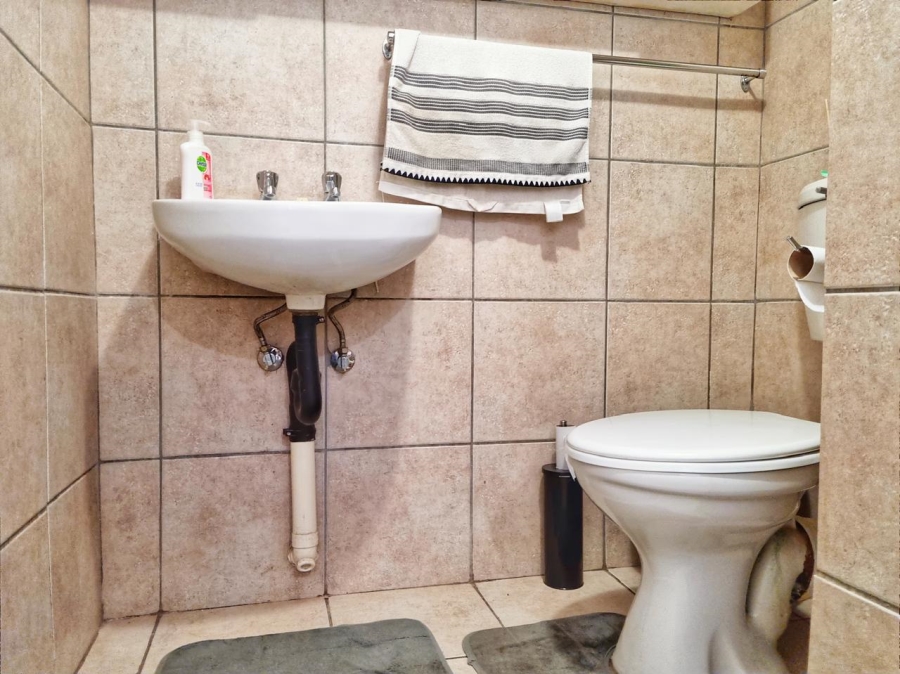 1 Bedroom Property for Sale in Braamfontein Werf Gauteng