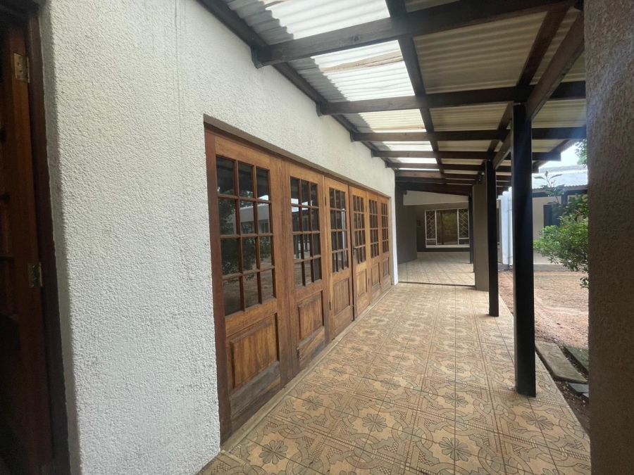 Commercial Property for Sale in Glen Marais Gauteng