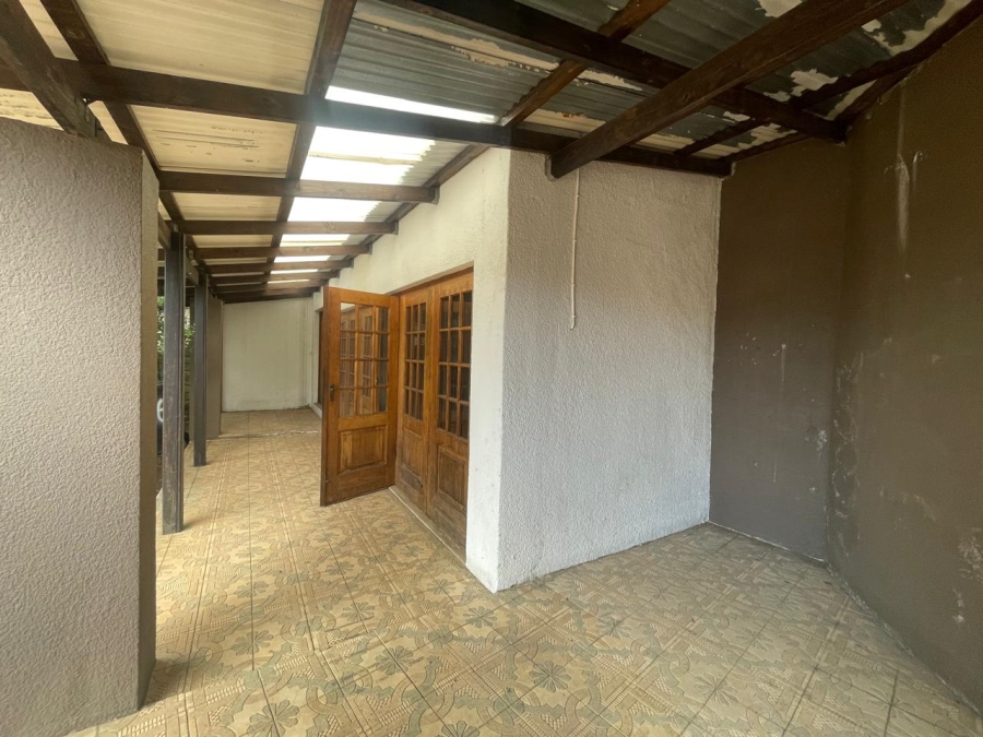 Commercial Property for Sale in Glen Marais Gauteng