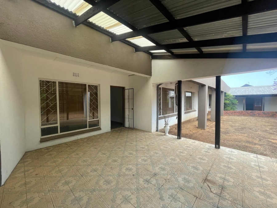 Commercial Property for Sale in Glen Marais Gauteng