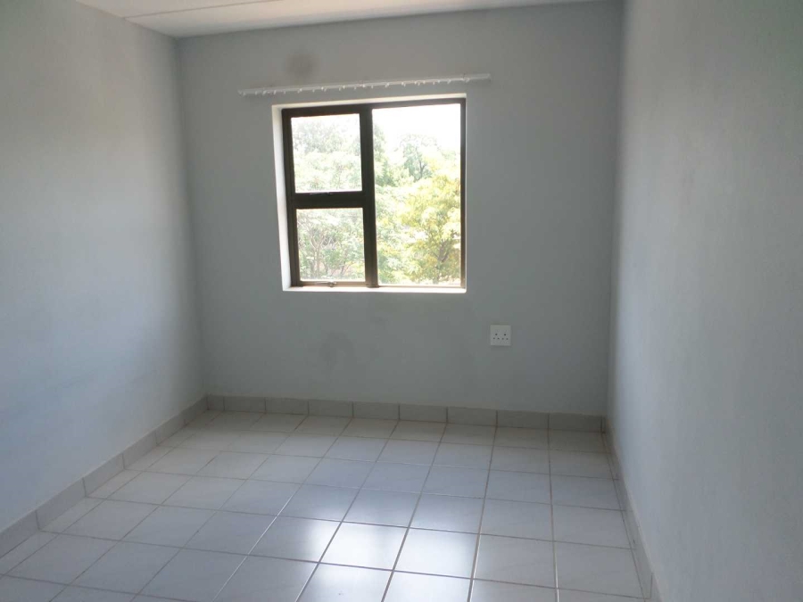 To Let 2 Bedroom Property for Rent in Die Hoewes Gauteng