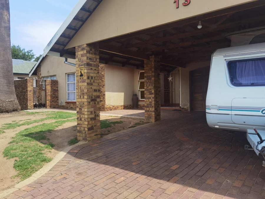 4 Bedroom Property for Sale in Van Riebeeck Park Gauteng