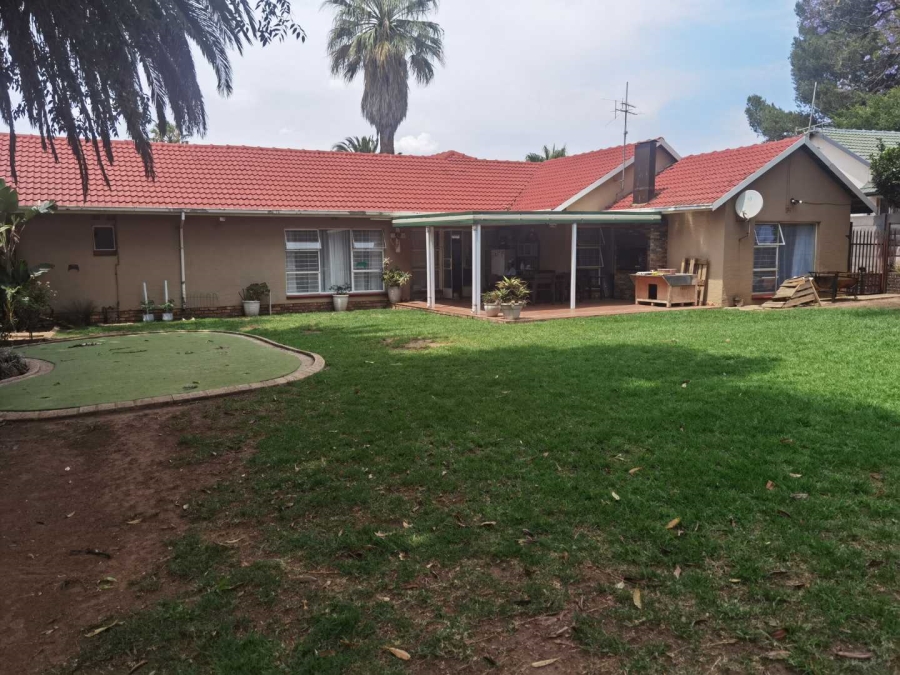 4 Bedroom Property for Sale in Van Riebeeck Park Gauteng