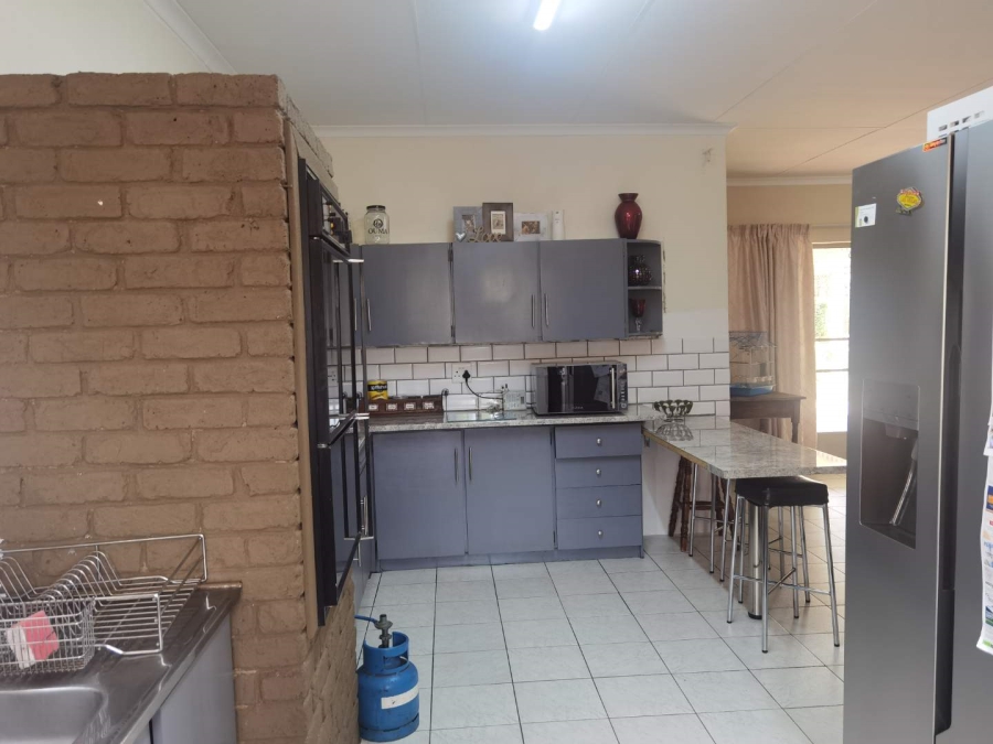 4 Bedroom Property for Sale in Van Riebeeck Park Gauteng