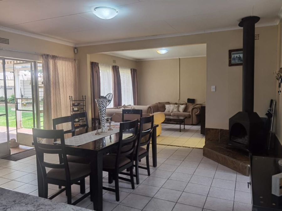 4 Bedroom Property for Sale in Van Riebeeck Park Gauteng