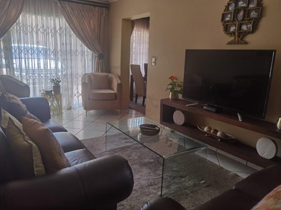 3 Bedroom Property for Sale in Birchleigh North Gauteng