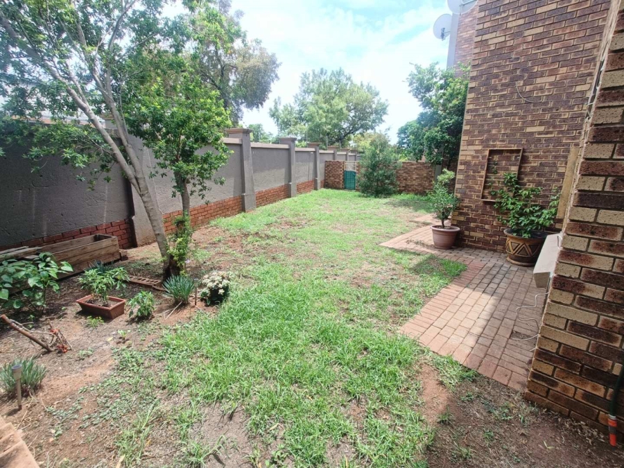 2 Bedroom Property for Sale in Eco Park Gauteng