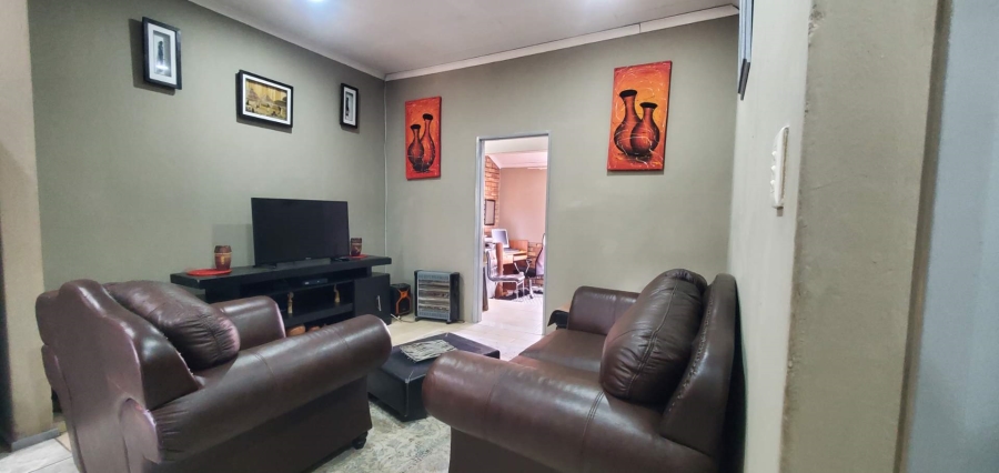 2 Bedroom Property for Sale in Willowbrook Gauteng