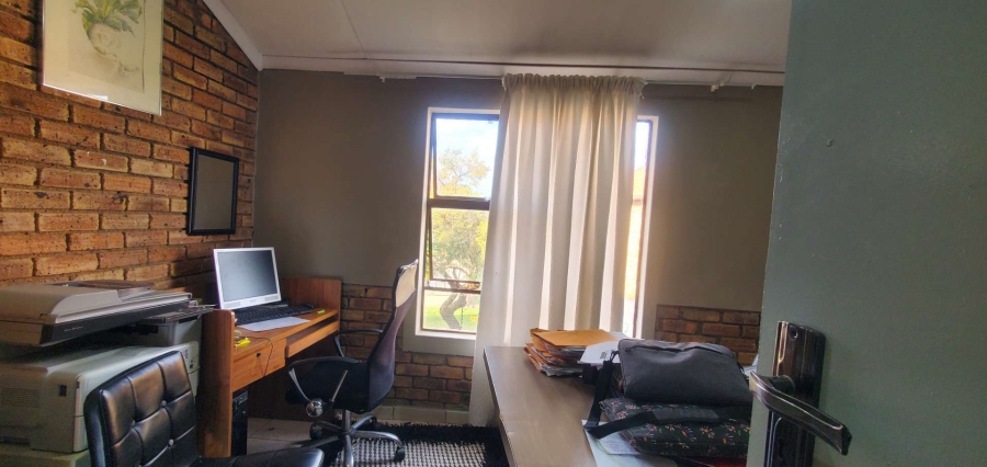 2 Bedroom Property for Sale in Willowbrook Gauteng