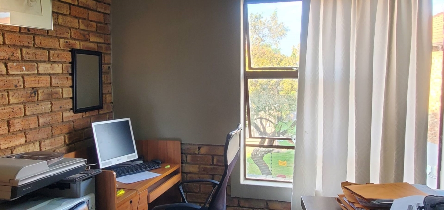 2 Bedroom Property for Sale in Willowbrook Gauteng