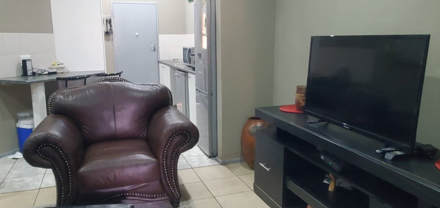 2 Bedroom Property for Sale in Willowbrook Gauteng