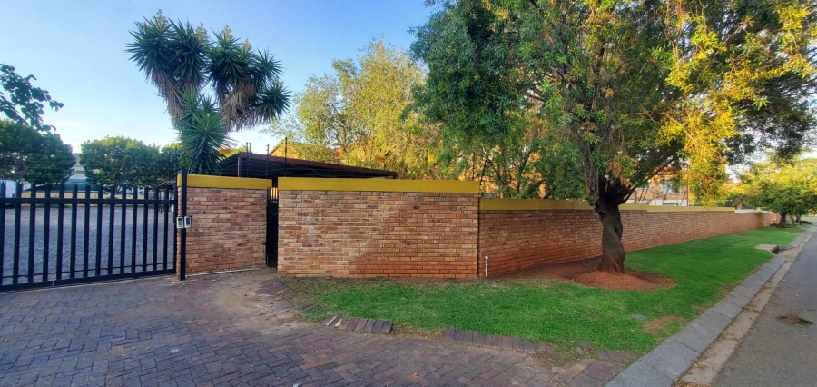 2 Bedroom Property for Sale in Willowbrook Gauteng