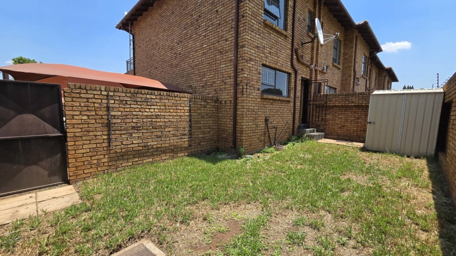 2 Bedroom Property for Sale in Florentia Gauteng