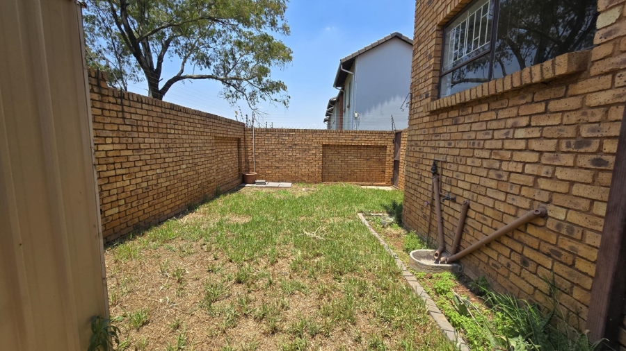 2 Bedroom Property for Sale in Florentia Gauteng