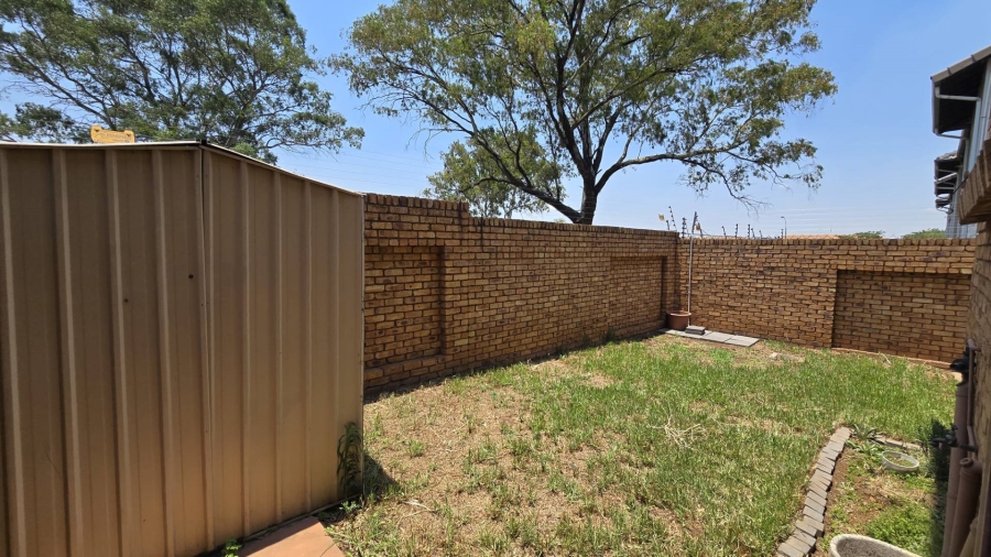 2 Bedroom Property for Sale in Florentia Gauteng