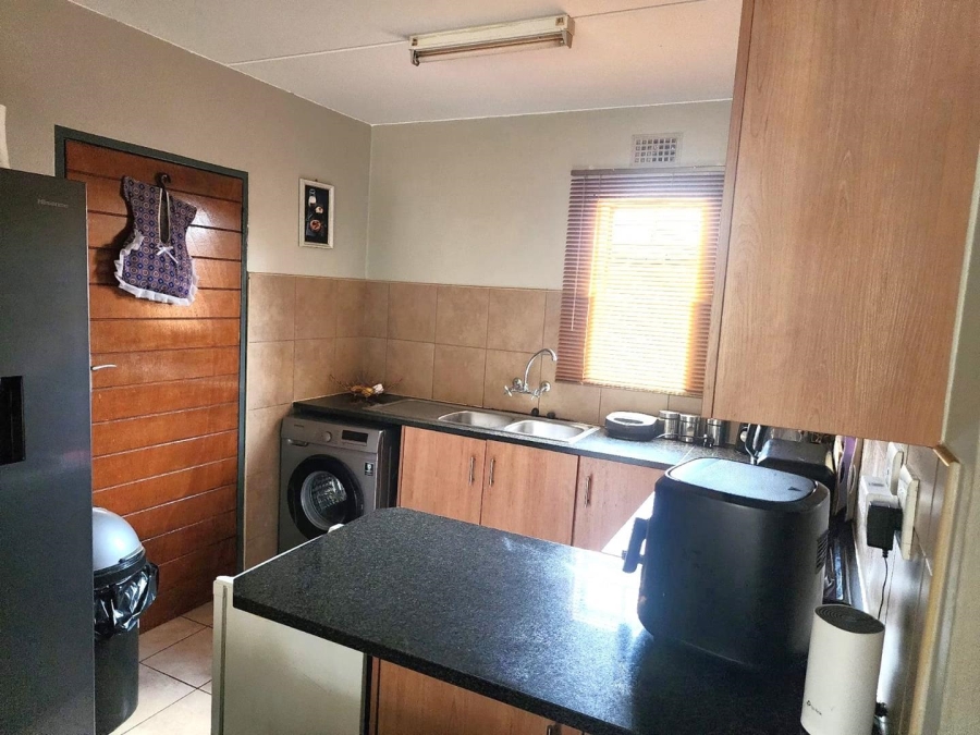 2 Bedroom Property for Sale in Alveda Park Gauteng