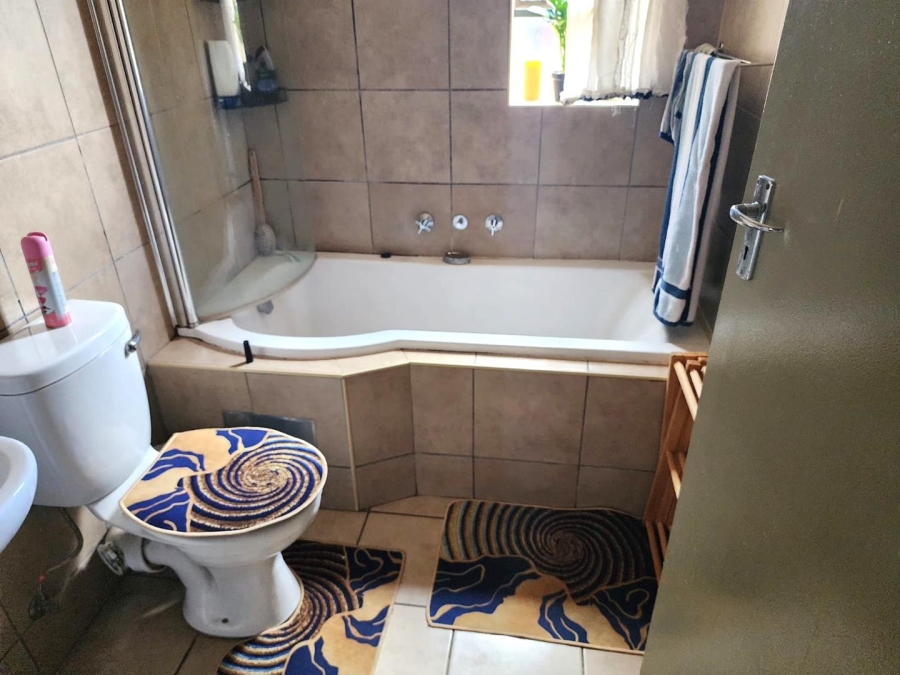 2 Bedroom Property for Sale in Alveda Park Gauteng