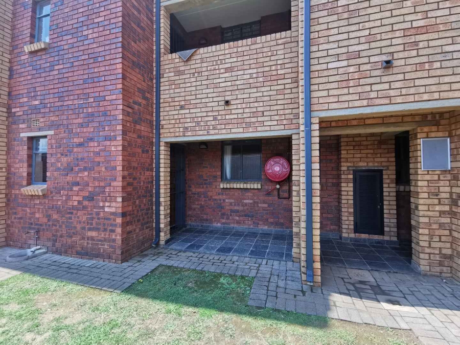 2 Bedroom Property for Sale in Alveda Park Gauteng