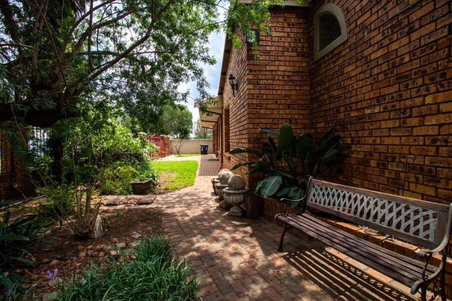 3 Bedroom Property for Sale in Mackenzie Park Gauteng