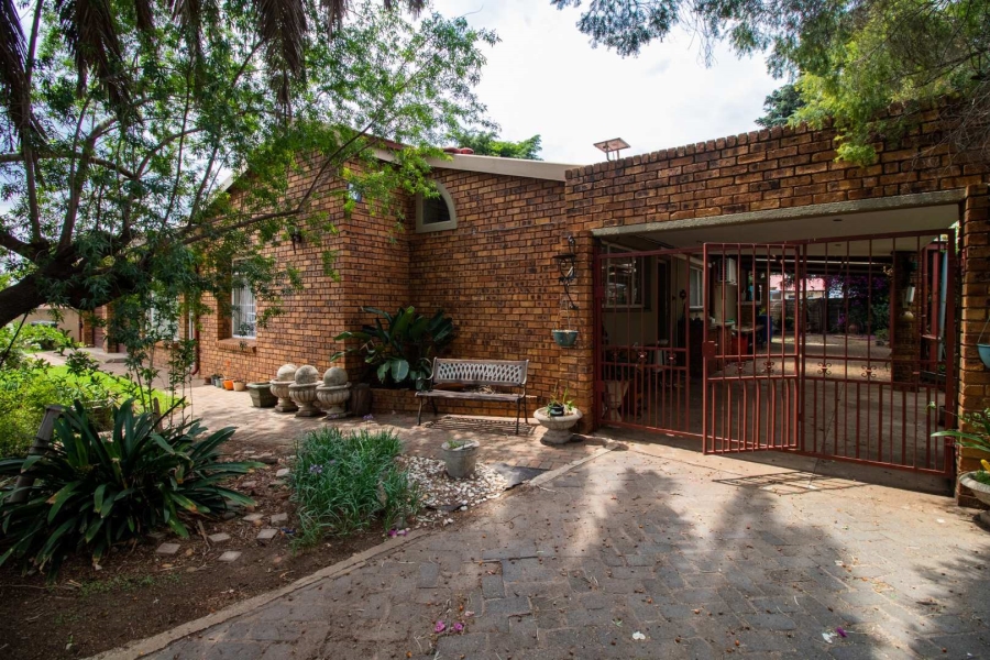 3 Bedroom Property for Sale in Mackenzie Park Gauteng