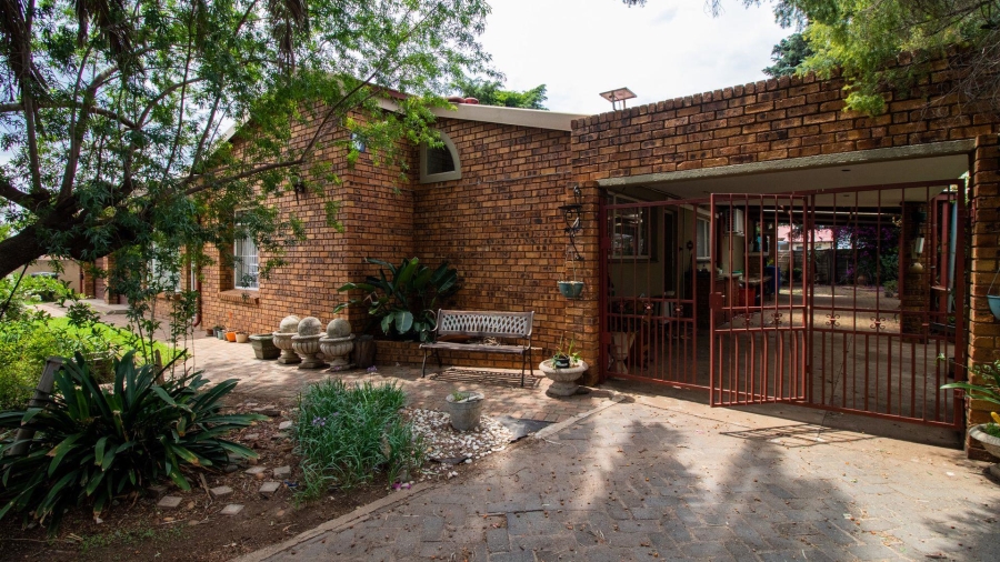 3 Bedroom Property for Sale in Mackenzie Park Gauteng